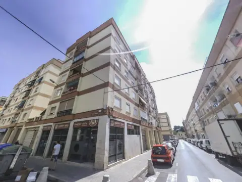 Piso en Carrer d'Alcover, 7